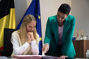 Les ministres Wilmès et Kitir font place à la jeune génération de femmes